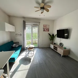 Appartement Le Robinsonnais 2 Pieces, Proche Du Coeur De Et De Toutes Commodites, Le Plessis-Robinson